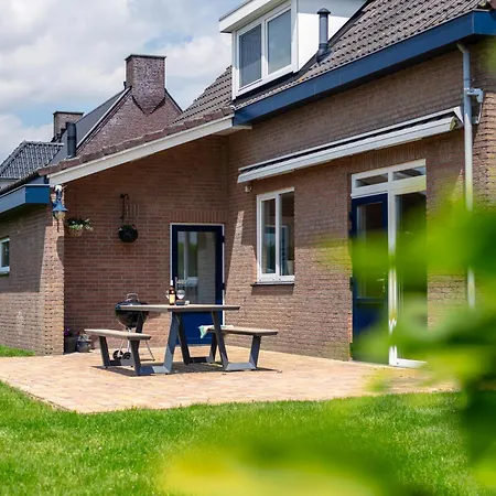 Bij De Buren * Oploo