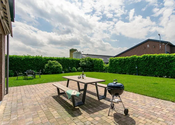 Dom wakacyjny Bij De Buren *