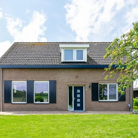 Bij De Buren Semesterbostad